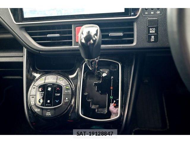 Toyota ESQUIRE 2019-02 8561809-22