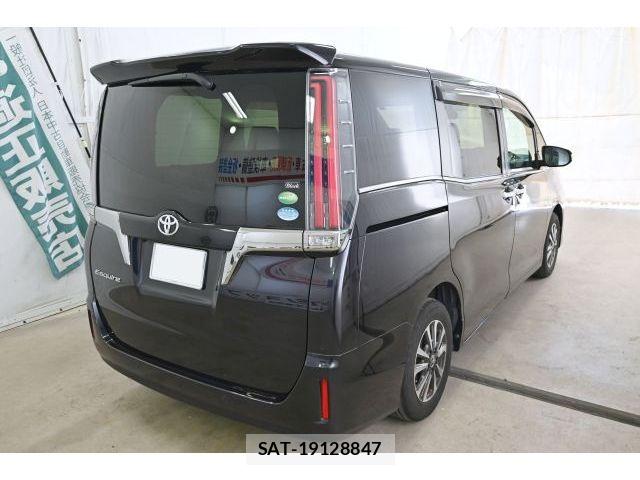 Toyota ESQUIRE 2019-02 8561809-4