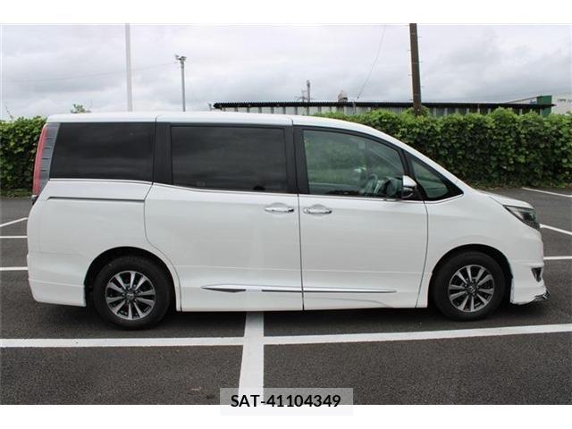Toyota ESQUIRE 2018-07 8666103-8