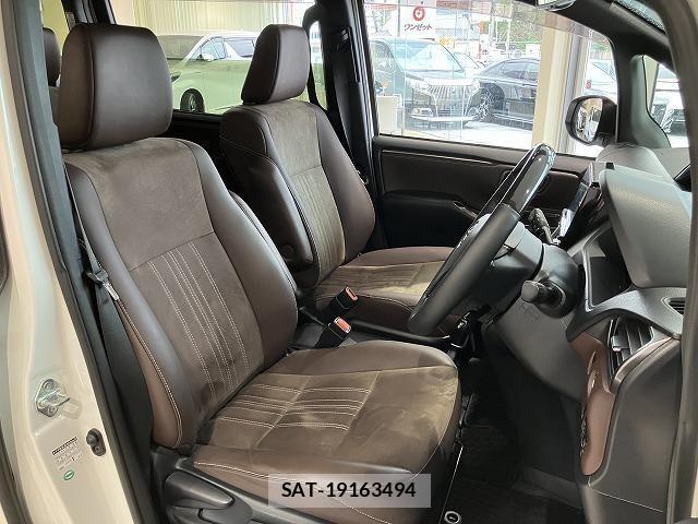 Toyota ESQUIRE 2018-01 8658969-9