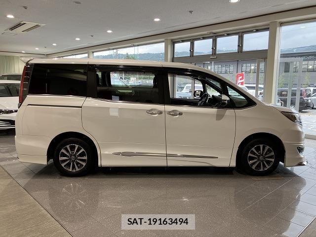 Toyota ESQUIRE 2018-01 8658969-14