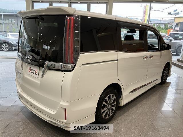 Toyota ESQUIRE 2018-01 8658969-2