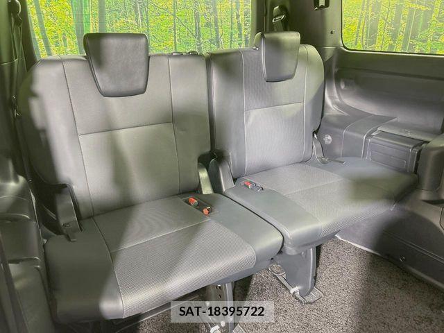 Toyota ESQUIRE 2018-02 8658968-9