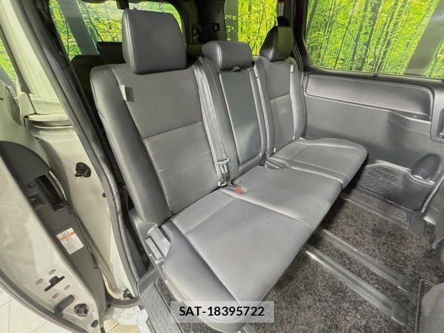 Toyota ESQUIRE 2018-02 8658968-8