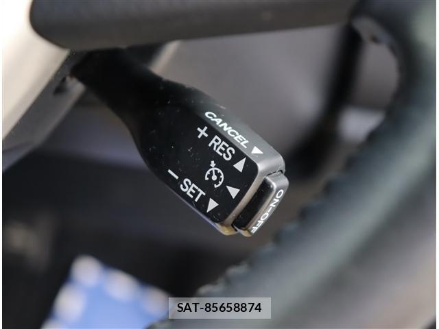 Toyota ESQUIRE 2018-06 8658967-18