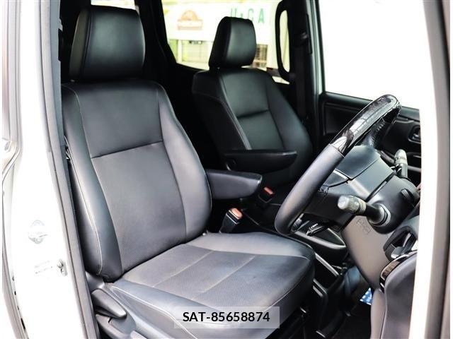 Toyota ESQUIRE 2018-06 8658967-5