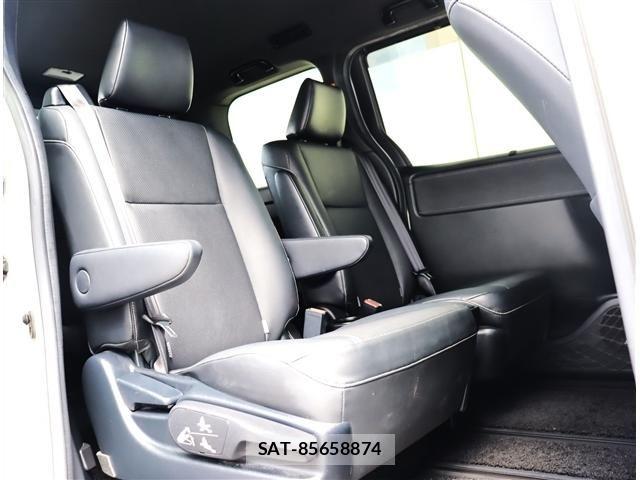 Toyota ESQUIRE 2018-06 8658967-6