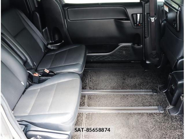 Toyota ESQUIRE 2018-06 8658967-8