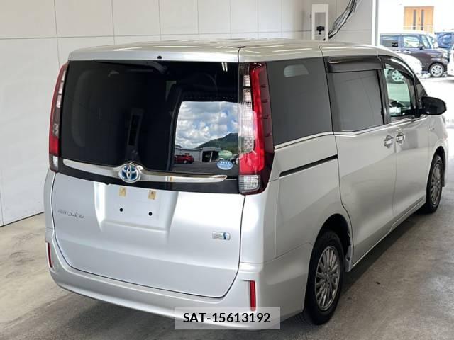 Toyota ESQUIRE 2016-11 8673505-2