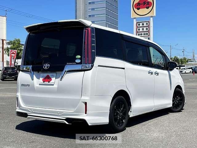 Toyota ESQUIRE 2019-04 8685504-2