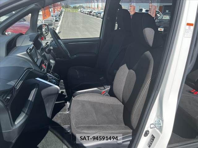 Toyota ESQUIRE 2019-08 8685508-17