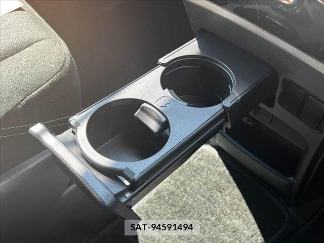Toyota ESQUIRE 2019-08 8685508-23