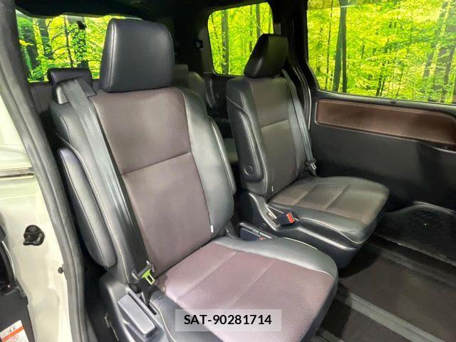 Toyota ESQUIRE 2018-06 8685507-8