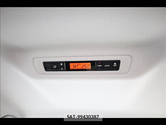 Toyota ESQUIRE 2015-06 8685509-9