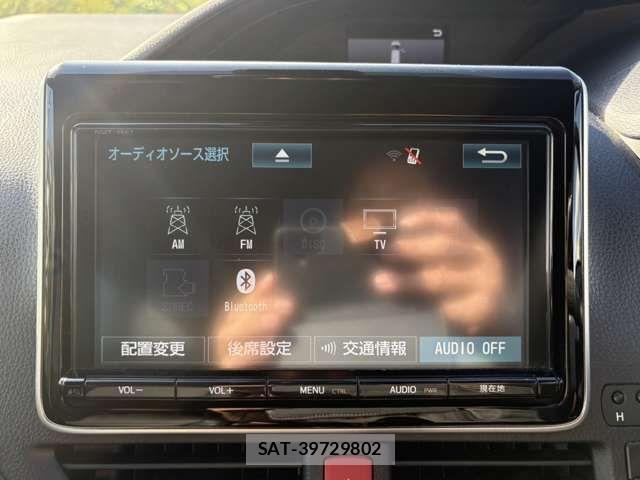 Toyota ESQUIRE 2017-09 8741952-9