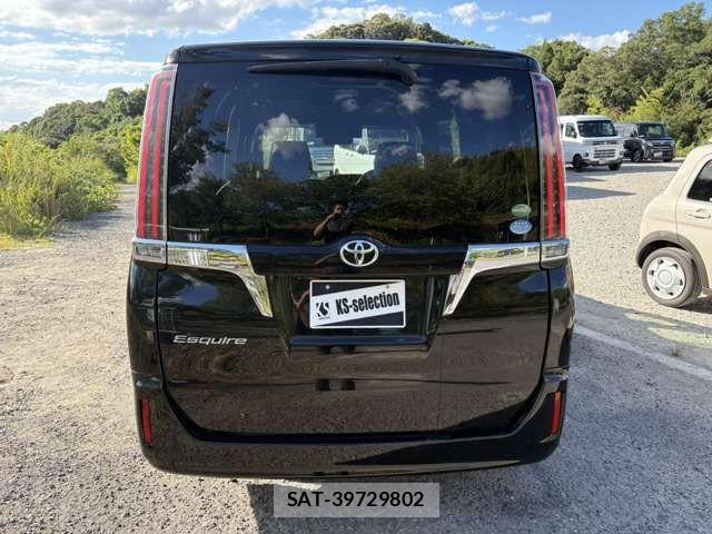 Toyota ESQUIRE 2017-09 8741952-1