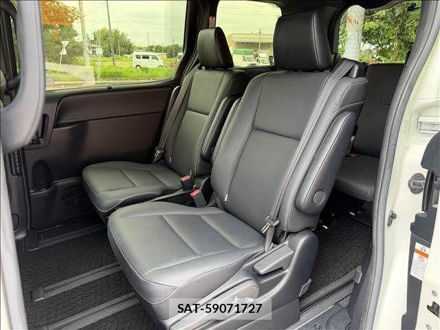 Toyota ESQUIRE 2020-04 8741953-9