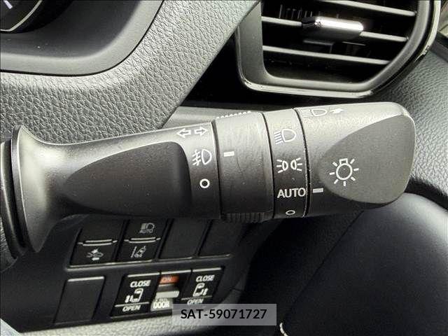 Toyota ESQUIRE 2020-04 8741953-28