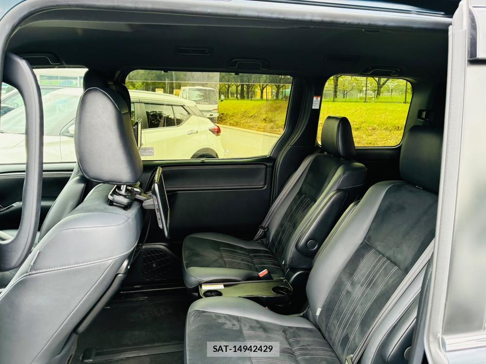 Toyota ESQUIRE 2019-01 8772818-9