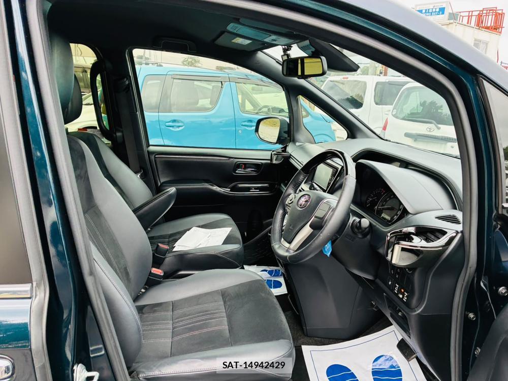 Toyota ESQUIRE 2019-01 8772818-11