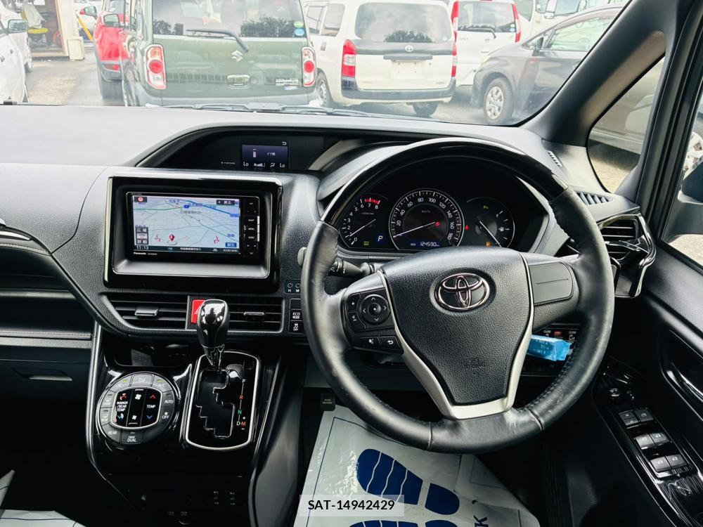 Toyota ESQUIRE 2019-01 8772818-13
