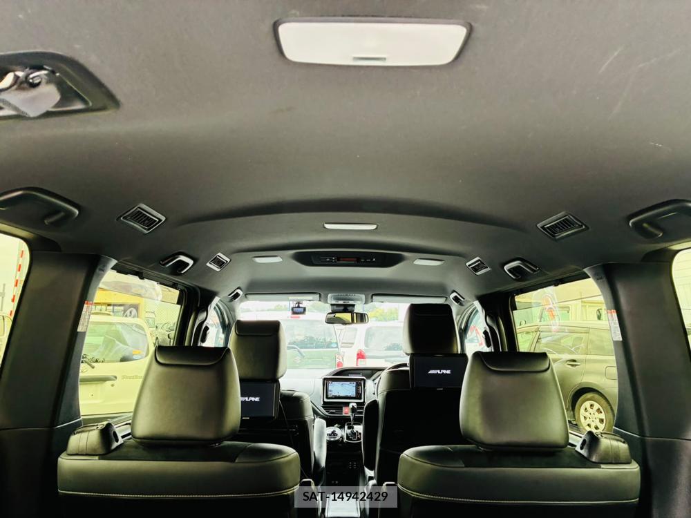 Toyota ESQUIRE 2019-01 8772818-24