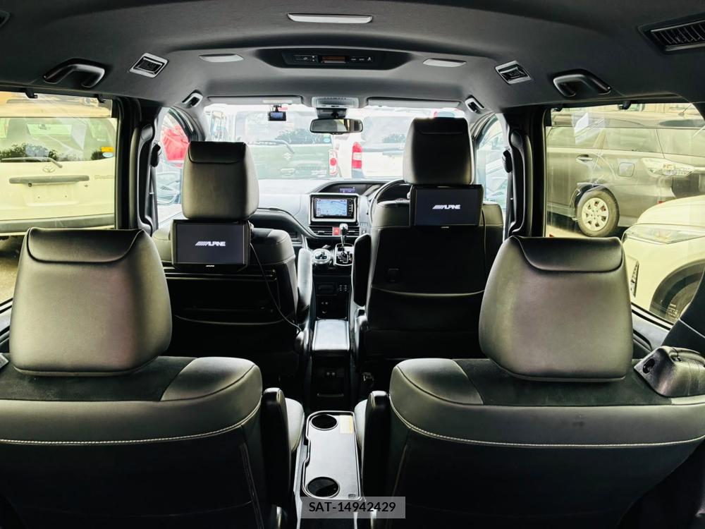 Toyota ESQUIRE 2019-01 8772818-25