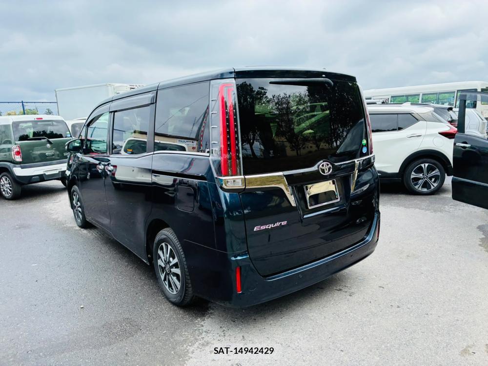 Toyota ESQUIRE 2019-01 8772818-2