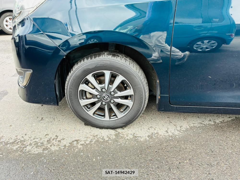 Toyota ESQUIRE 2019-01 8772818-30
