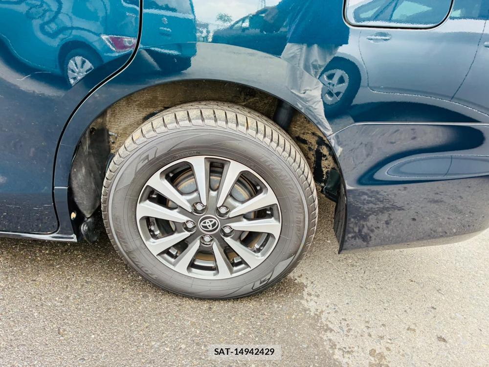 Toyota ESQUIRE 2019-01 8772818-31