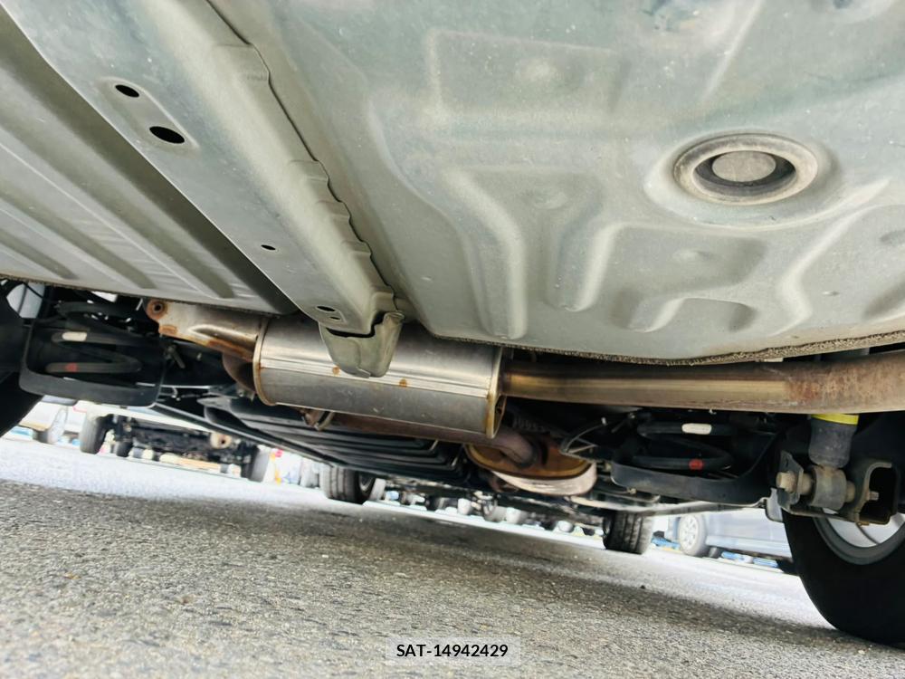 Toyota ESQUIRE 2019-01 8772818-37