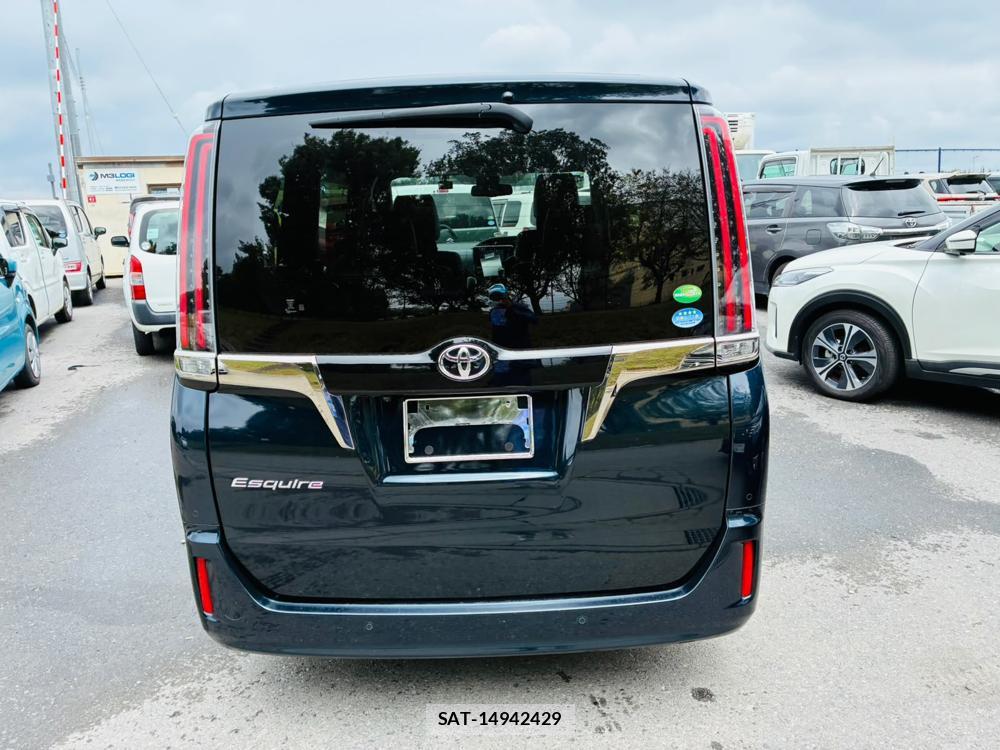 Toyota ESQUIRE 2019-01 8772818-3