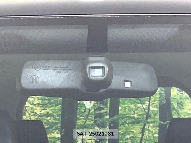 Toyota ESQUIRE 2015-09 8780119-5