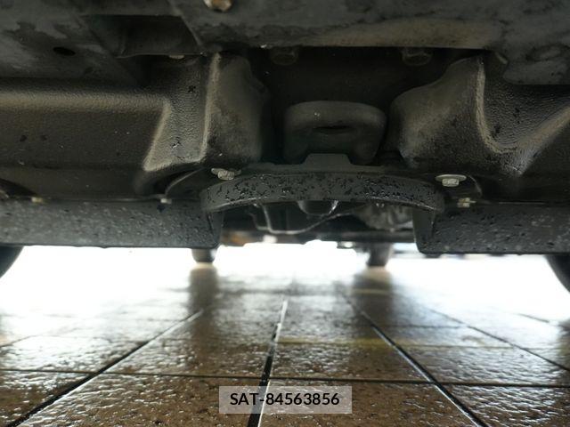 Toyota ESQUIRE 2019-09 8780120-13