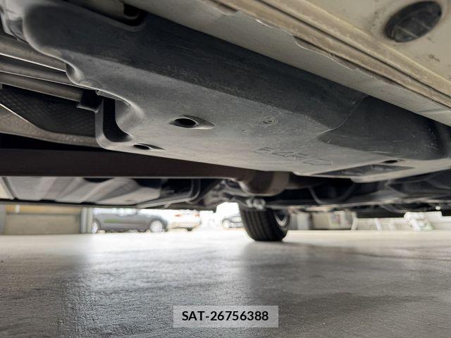 Toyota ESQUIRE 2017-12 8780121-21