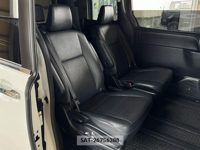 Toyota ESQUIRE 2017-12 8780121-22