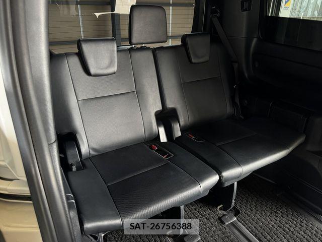 Toyota ESQUIRE 2017-12 8780121-23