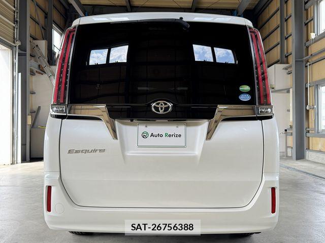 Toyota ESQUIRE 2017-12 8780121-3