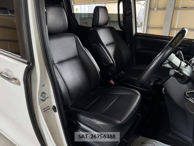 Toyota ESQUIRE 2017-12 8780121-8