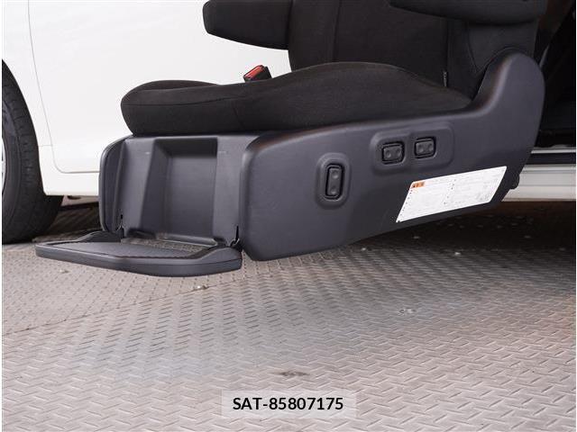 Toyota ESQUIRE 2015-06 8795878-10