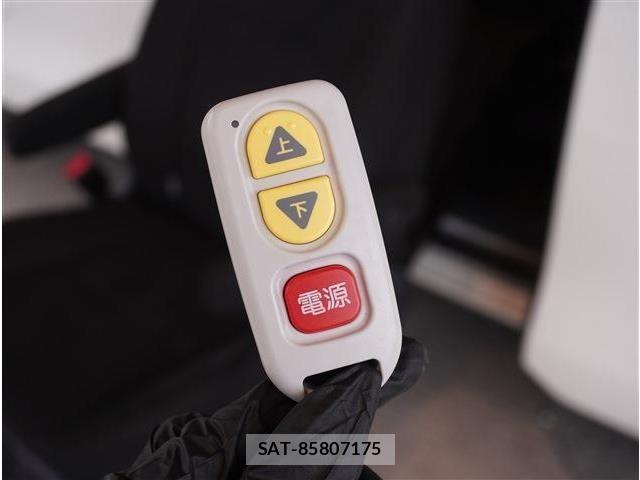 Toyota ESQUIRE 2015-06 8795878-14