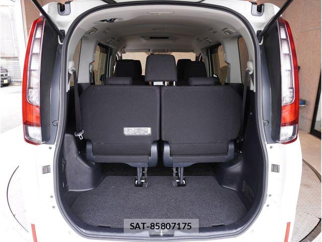 Toyota ESQUIRE 2015-06 8795878-15