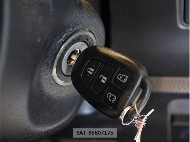 Toyota ESQUIRE 2015-06 8795878-21