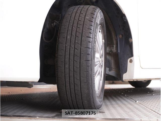 Toyota ESQUIRE 2015-06 8795878-26
