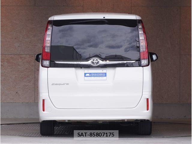 Toyota ESQUIRE 2015-06 8795878-3