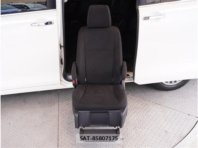 Toyota ESQUIRE 2015-06 8795878-5