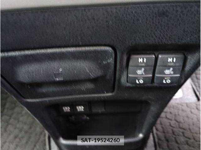Toyota ESQUIRE 2018-09 8795879-9