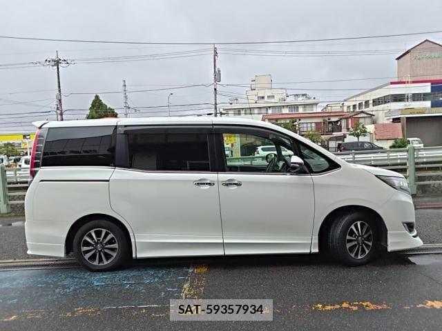 Toyota ESQUIRE 2017-08 8828921-10