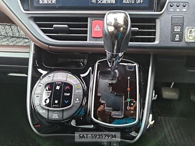 Toyota ESQUIRE 2017-08 8828921-16