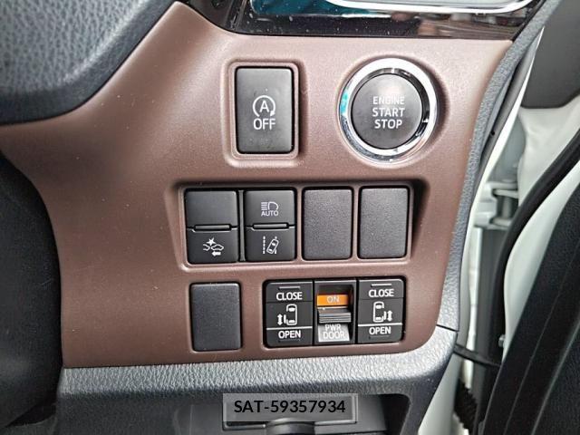 Toyota ESQUIRE 2017-08 8828921-17